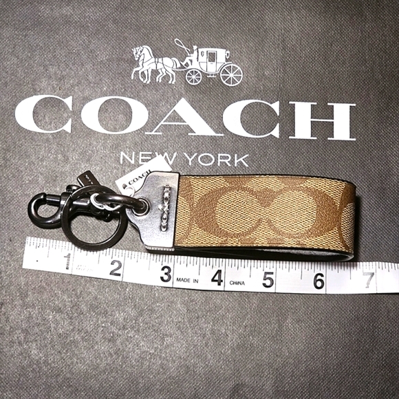 (UNISEX)COACH LOOP KEY FOB IN SIGNATURE CANVAS (NWT) - Picture 4 of 8